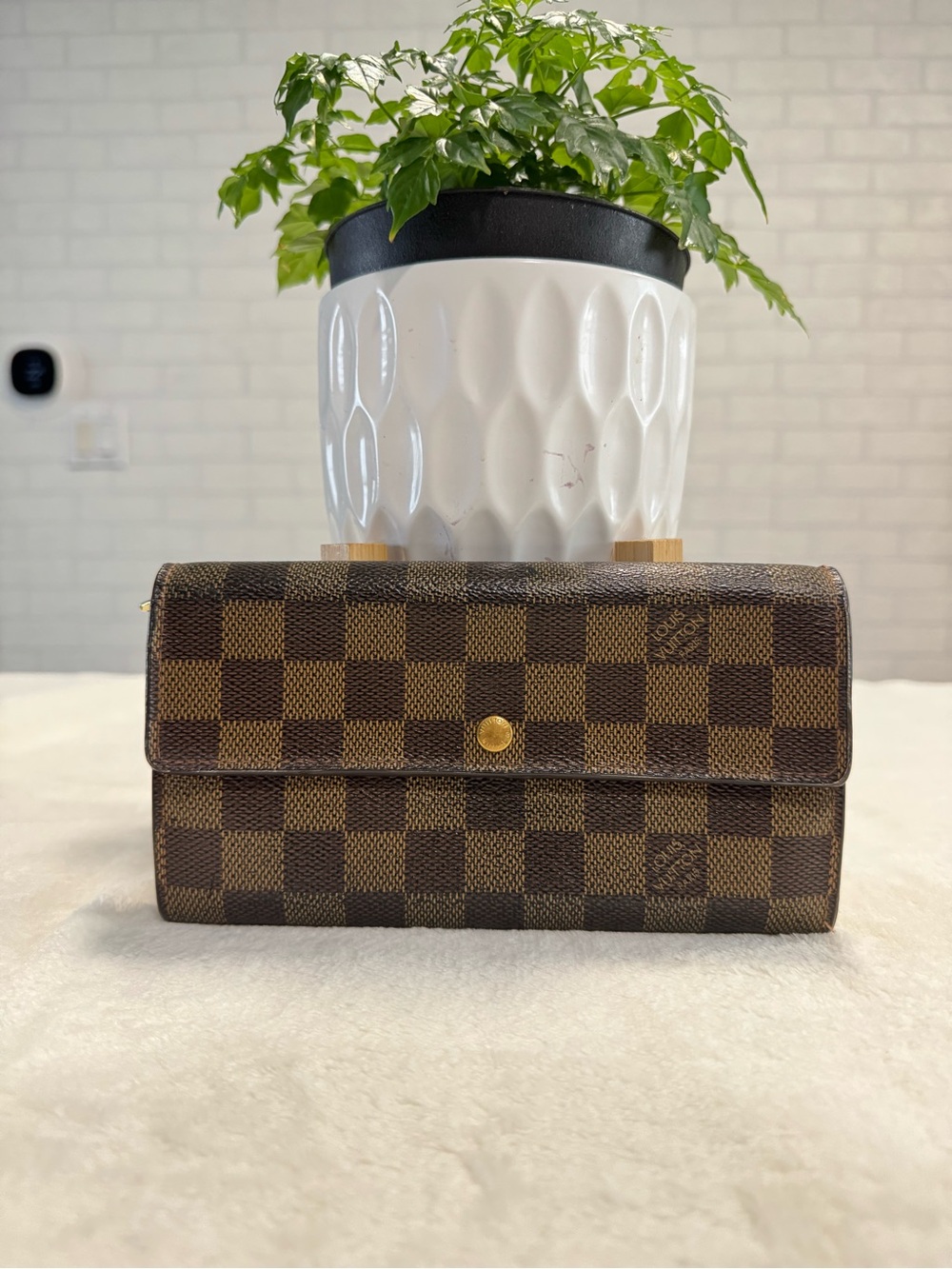 Louis Vuitton Damier Ebene Snap-Closure Wallet - Brown